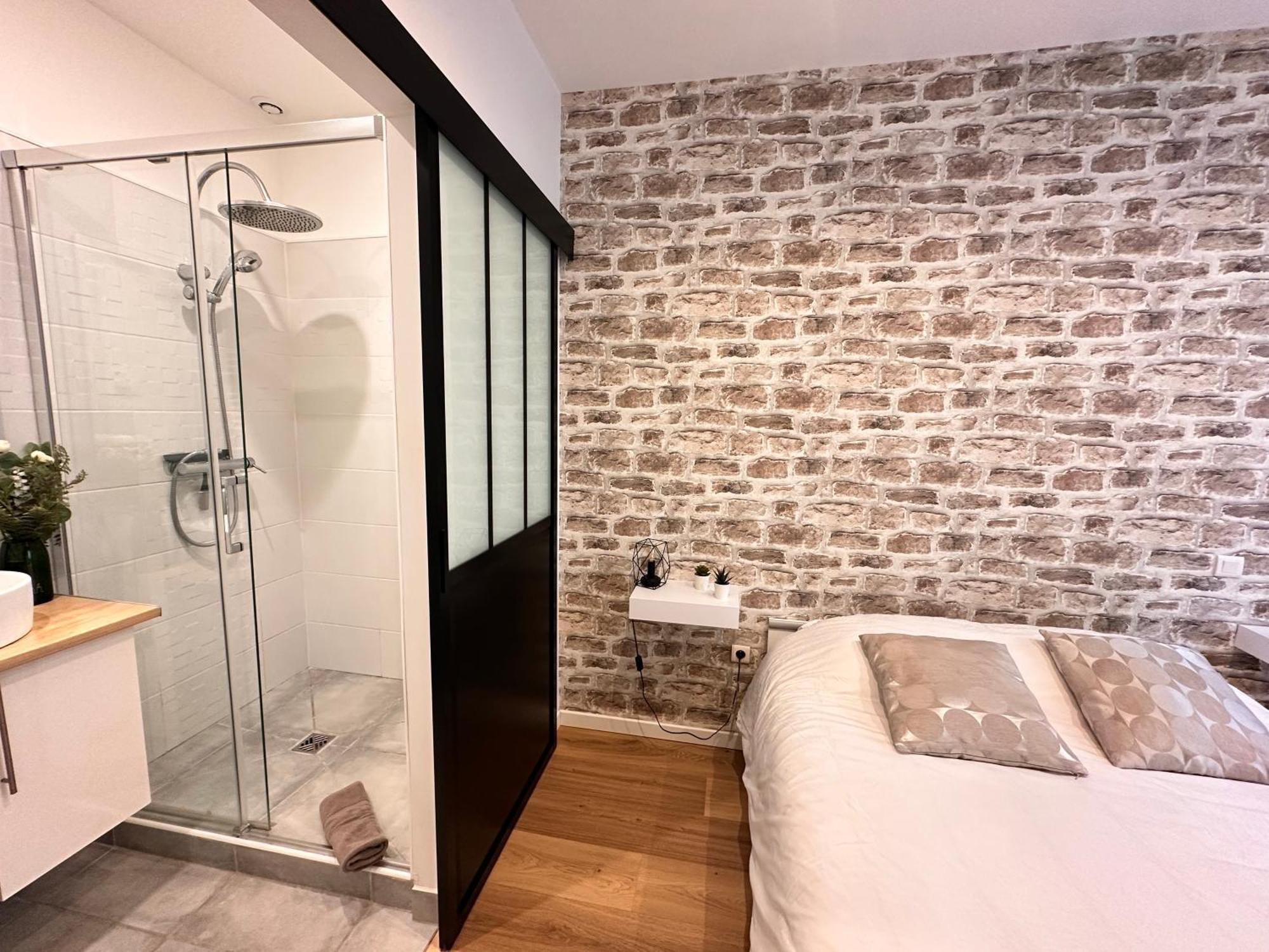 Le Remois - Charmant T2 - Renove - Parking - Cour Privative - Wifi Reims Buitenkant foto