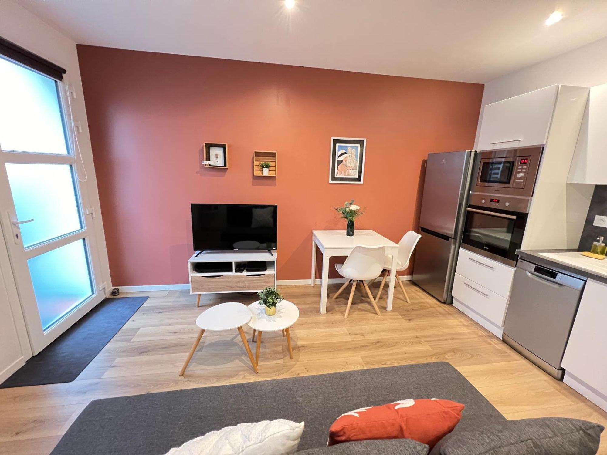 Le Remois - Charmant T2 - Renove - Parking - Cour Privative - Wifi Reims Buitenkant foto