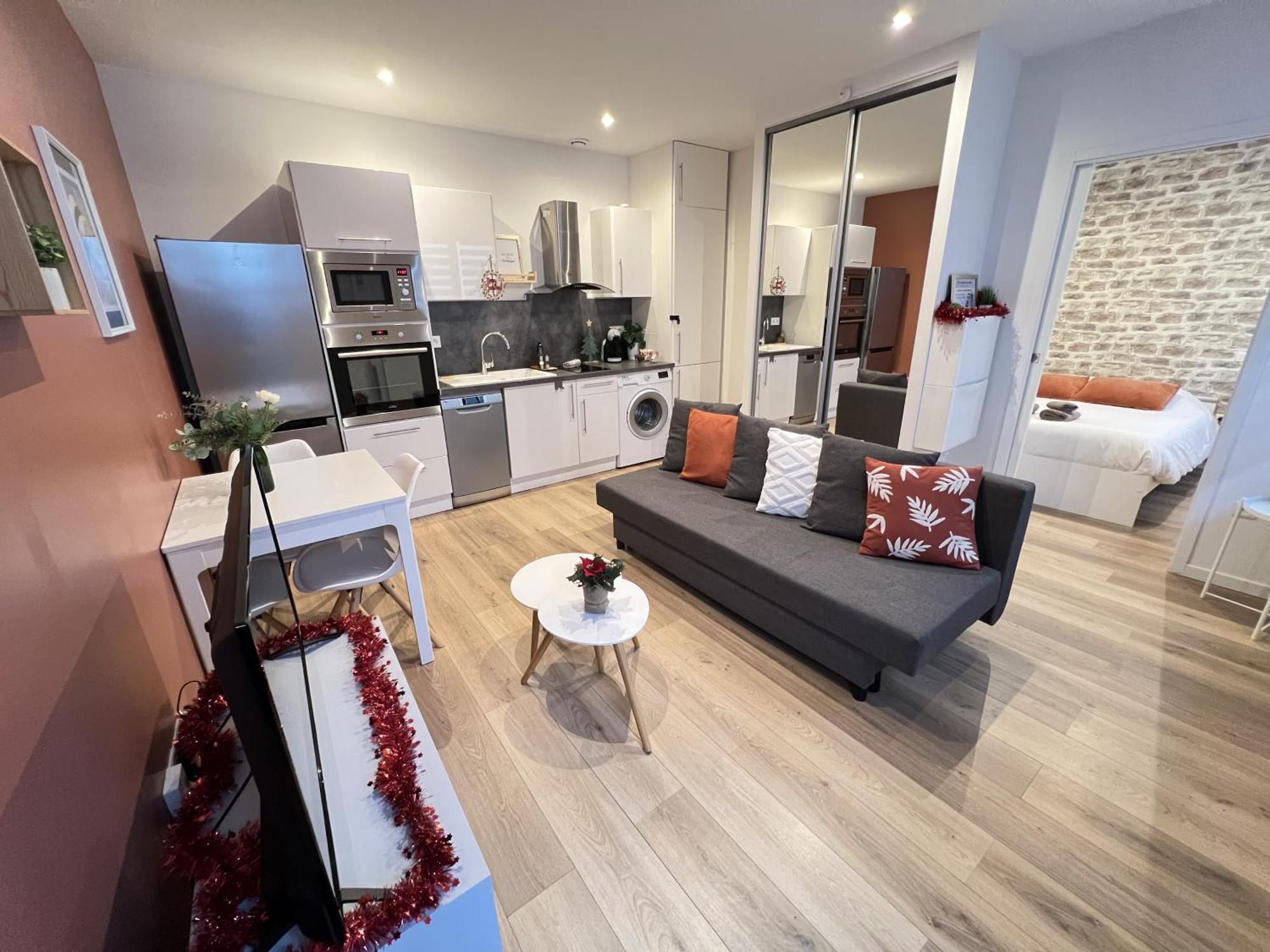 Le Remois - Charmant T2 - Renove - Parking - Cour Privative - Wifi Reims Buitenkant foto